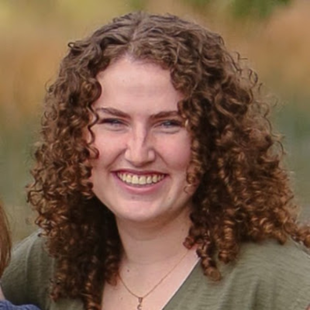 Meet your Posher, Claire
